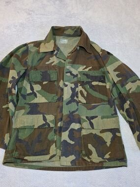 US Military Woodland Camo BDU Combat Coat Small Short